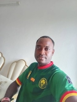 Richard's profile, a single 45-year-old a man in Douala