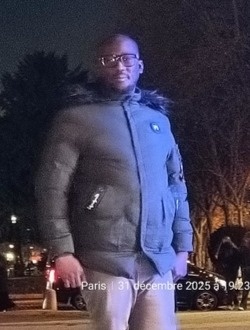 Momo's profile, a single 35-year-old a man in Paris