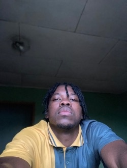 David's profile, a single 26-year-old a man in Yaoundé