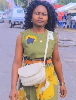 Jeannette's profile, a single 47-year-old a woman in Gue-Gue