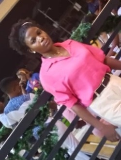 Stéph's profile, a single 32-year-old a woman in Dou-la-Poka