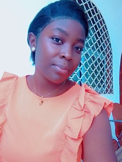 Lydia's profile, a single 27-year-old a woman in Douala