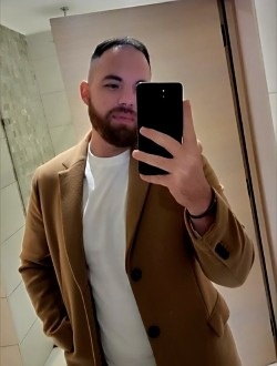 David's profile, a single 31-year-old a man in Paris