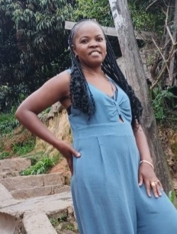 Léontine's profile, a single 43-year-old a woman in Antananarivo