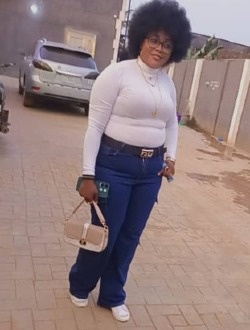 Shine's profile, a single 38-year-old a woman in Douala