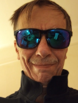 Lucien's profile, a single 60-year-old a man in Paris