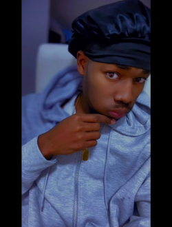 Emile's profile, a single 23-year-old a man in Mons