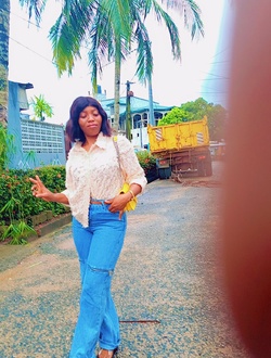 Agathe's profile, a single 33-year-old a woman in Douala