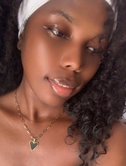 Kanna's profile, a single 24-year-old a woman in Libombé