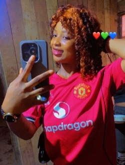 Kensky's profile, a single 22-year-old a woman in Ébolova