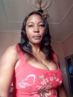Ange's profile, a single 45-year-old a woman in Yaoundé