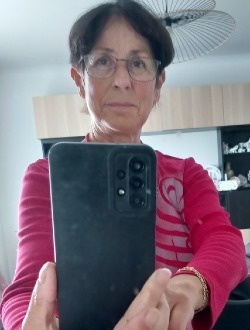 Geneviève's profile, a single 65-year-old a woman in Landerneau