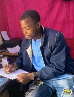 Esaï's profile, a single 24-year-old a man in Abidjan