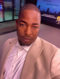 Nostra's profile, a single 34-year-old a man in Paris