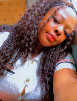 Alexandra's profile, a single 25-year-old a woman in Yaoundé