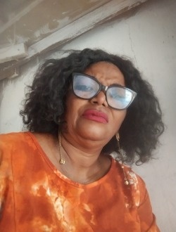 Alida's profile, a single 57-year-old a woman in Douala