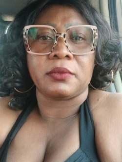 Lucie Victoire's profile, a single 42-year-old a woman in Yaoundé