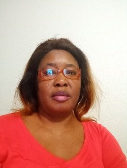 Maria's profile, a single 50-year-old a woman in Châtillon-le-Duc