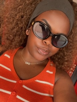 Stelle's profile, a single 22-year-old a woman in Douala