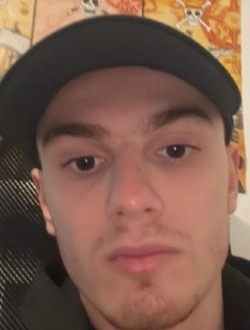 Rayane's profile, a single 22-year-old a man in Saint-Étienne