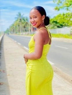 Omidia's profile, a single 27-year-old a woman in Toamasina