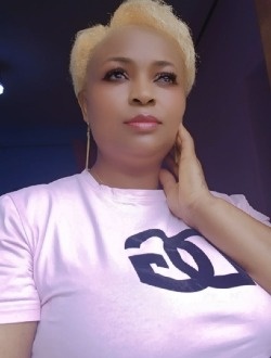 Loumou's profile, a single 37-year-old a woman in Douala