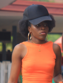 Karen's profile, a single 24-year-old a woman in Douala