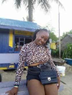 Annie's profile, a single 22-year-old a woman in Antalaha