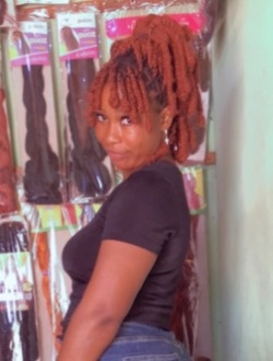 Marie's profile, a single 27-year-old a woman in Yaoundé