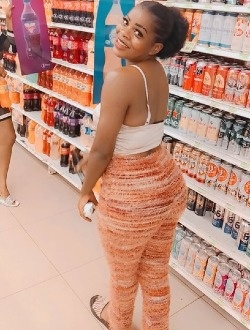 Kelly's profile, a single 23-year-old a woman in Yaoundé