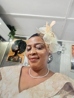 José's profile, a single 55-year-old a woman in Libreville