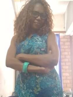 Suzanna's profile, a single 54-year-old a woman in 1ER Arrondissement