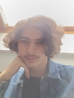 Florian's profile, a single 18-year-old a man in Carhaix-Plouguer