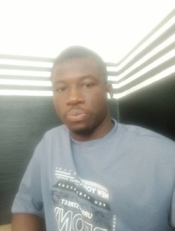 Richmond's profile, a single 27-year-old a man in Abidjan