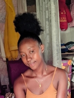 Jenny's profile, a single 24-year-old a woman in Sambava