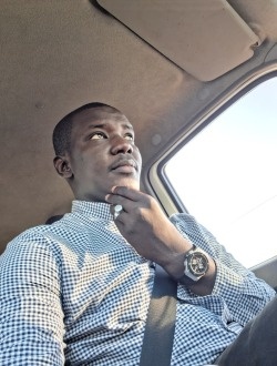 Papee's profile, a single 32-year-old a man in Rufisque