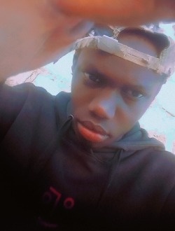 Bachir's profile, a single 20-year-old a man in Thiès Nones