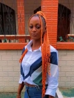 Dolvine's profile, a single 25-year-old a woman in Douala