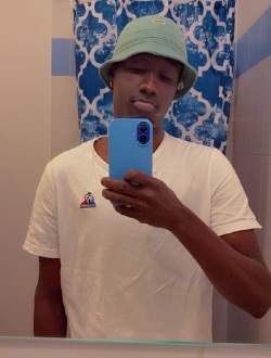 Mbaye's profile, a single 27-year-old a man in Lorient