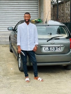 Moctar's profile, a single 32-year-old a man in Douala