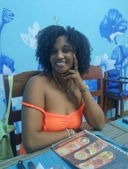 Viviola's profile, a single 30-year-old a woman in 1ER Arrondissement