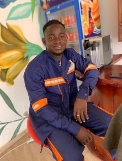 Koffi Ezeckias's profile, a single 25-year-old a man in Abidjan