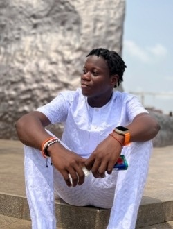 Russell's profile, a single 19-year-old a man in Francia