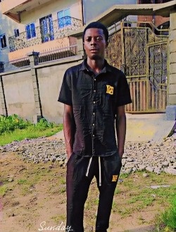 Duplex's profile, a single 24-year-old a man in Manjo