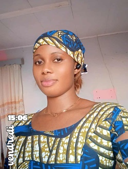 Emlys's profile, a single 29-year-old a woman in Douala