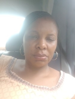 Alice's profile, a single 40-year-old a woman in Douala