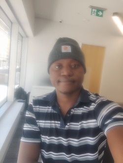Moise's profile, a single 35-year-old a man in Edmonton