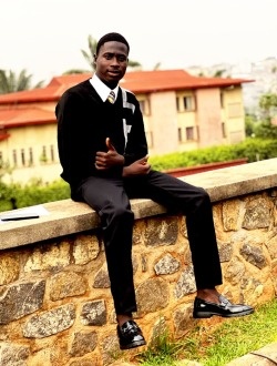 Junior's profile, a single 20-year-old a man in Ayéné