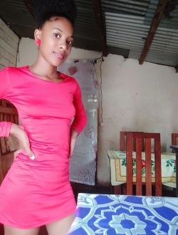 Rasoa Orella's profile, a single 22-year-old a woman in 67 Ha