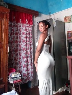 Elianna's profile, a single 26-year-old a woman in Antalaha